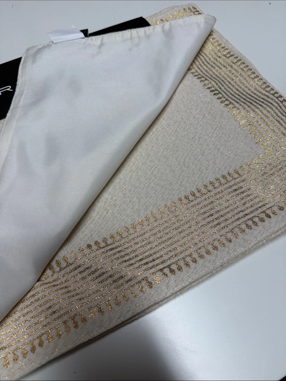 Tahari Cream Home Decor dining table mats with Gold printed Border